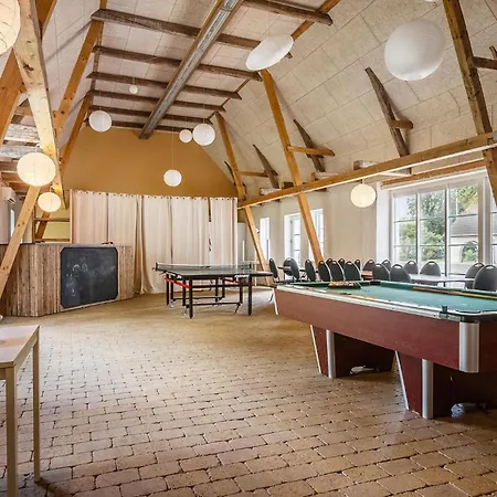 Дом отдыха Lovely In With Wifi *